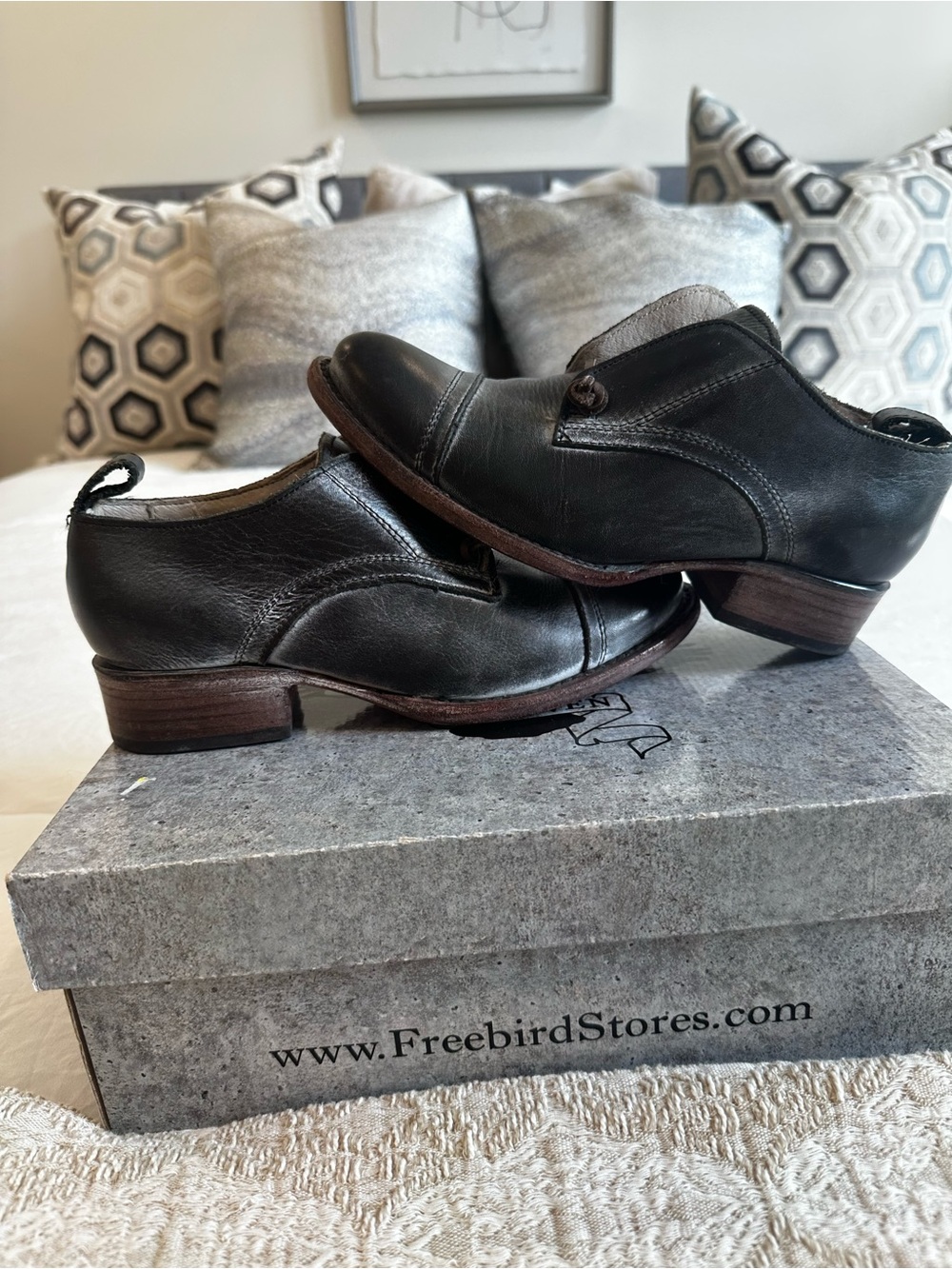 Freebird By Steven Women Mabel Distressed Gray Black Leather Oxford Shoes Sz 6